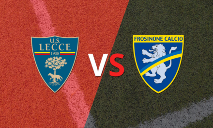 Se juega el segundo tiempo buscando el desempate entre Lecce y Frosinone