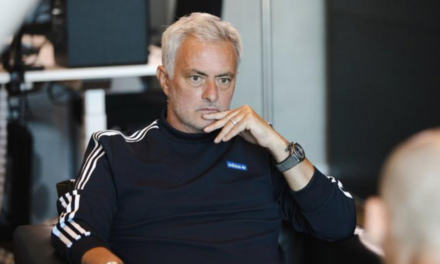José Mourinho dejó de ser el entrenador de la Roma de Dybala y Paredes