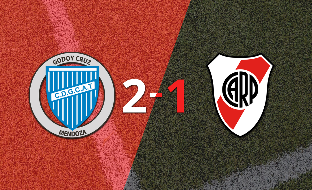 Godoy Cruz le dio vuelta el partido a River Plate con un 2-1
