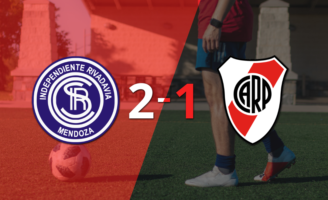 Independiente Riv. (M) asegura la victoria al vencer 2-1 a River Plate con un gol agónico